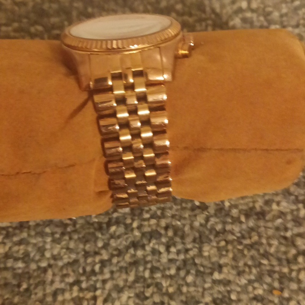 Michael Kors Rose Gold Chronograph Watch MK 5569 - Picture 2 of 7